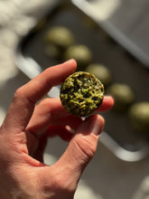 MATCHA PISTACHIO PRALINES